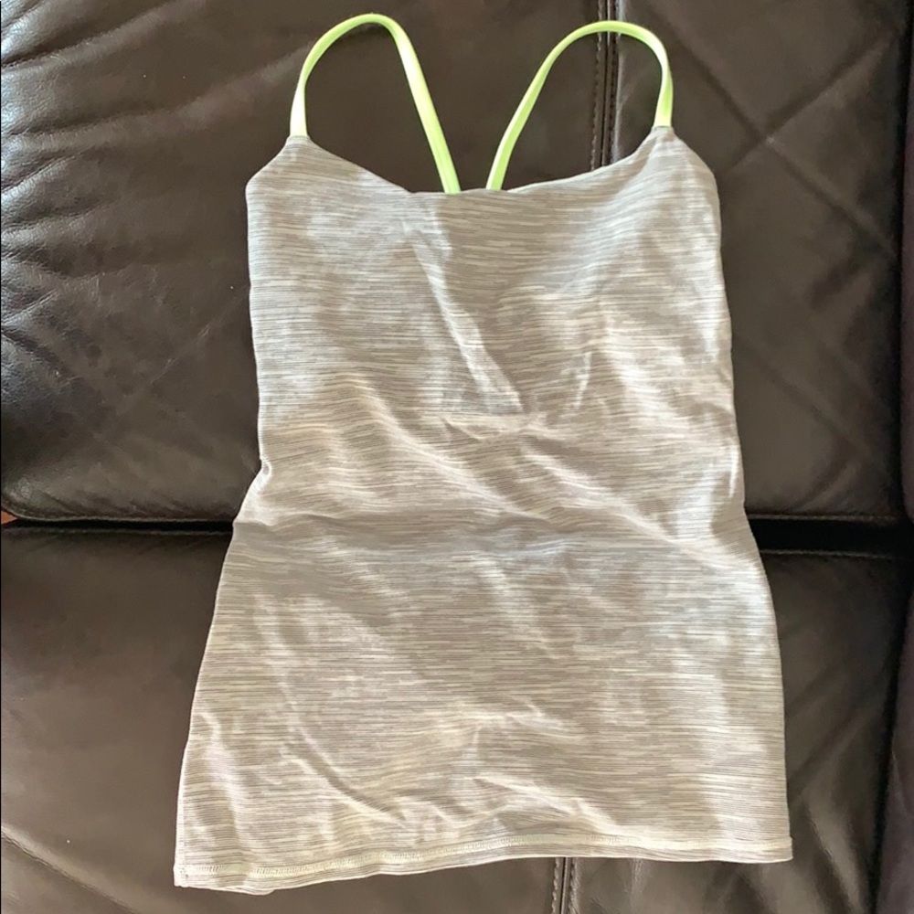 Lululemon tank with built in bra 4